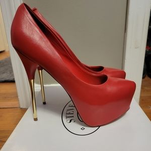 Steve Madden sexy stilettos